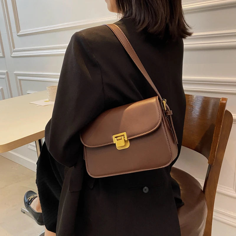 Gracefully Styled Bag for Any Occasion
