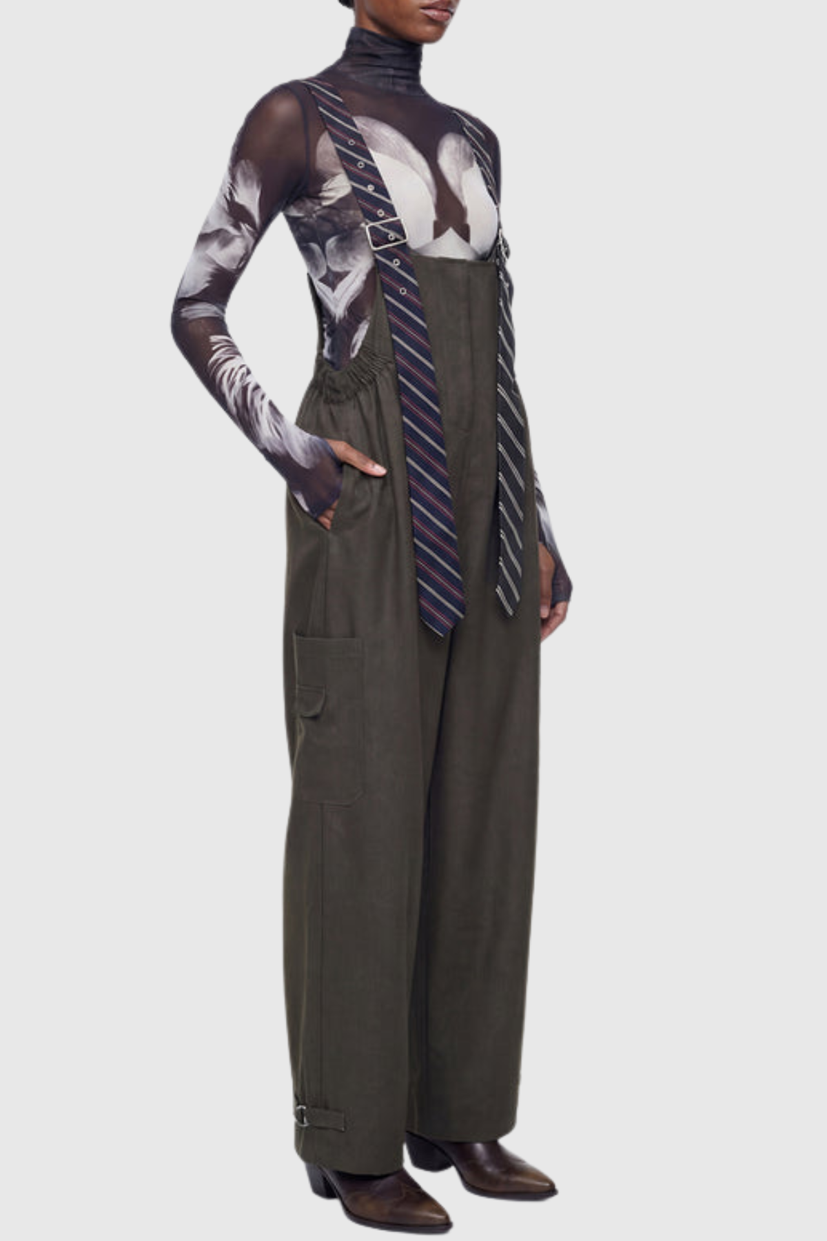 Gracefully Styled Garment for Any Occasion