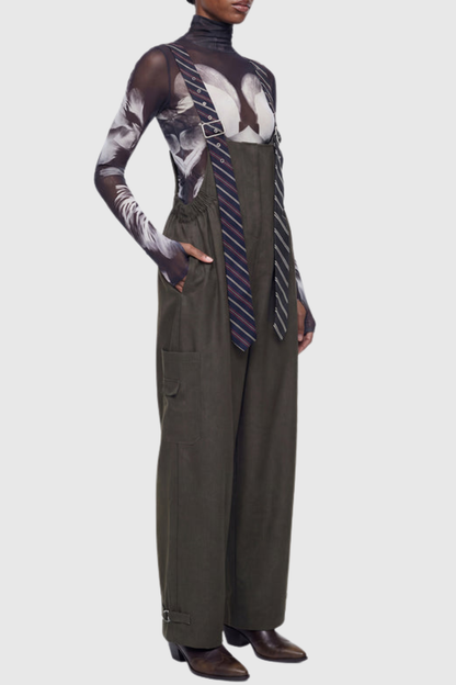 Gracefully Styled Garment for Any Occasion