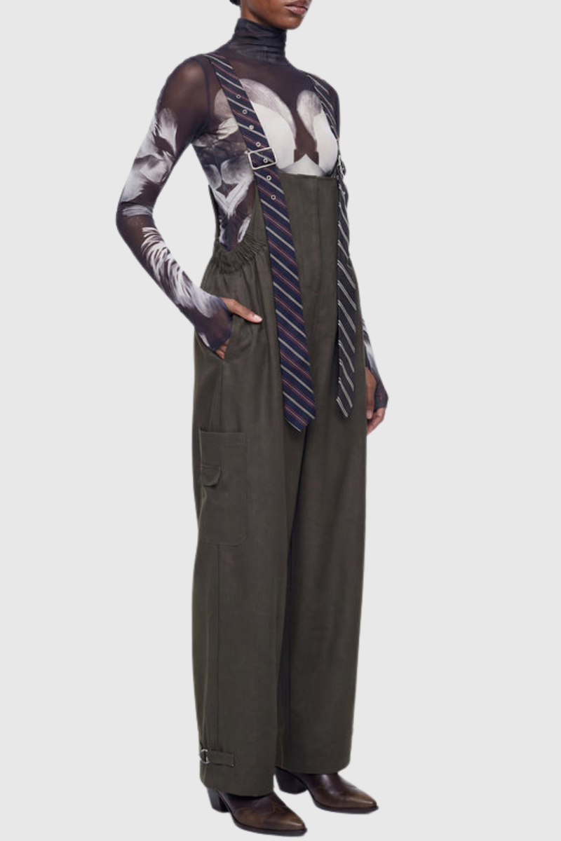 Gracefully Styled Garment for Any Occasion