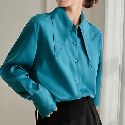 Beautifully Crafted Blouse in a Classic Style