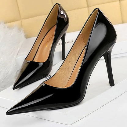 Beautifully Finished Heels in a Timeless Design