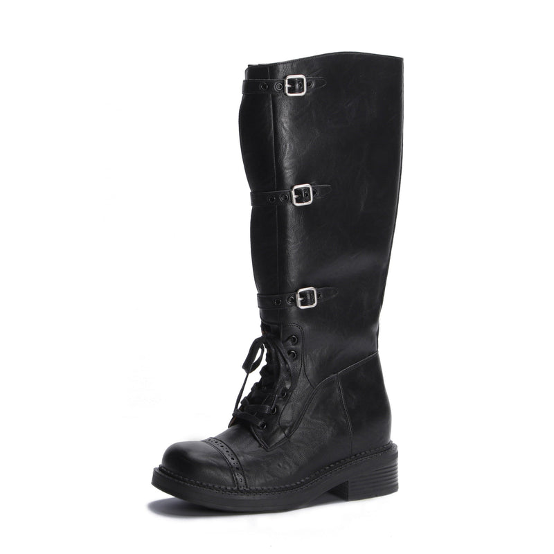Effortlessly Elegant Boots with a Timeless Design