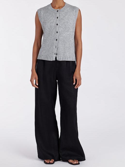 Effortlessly Elegant Garment with a Timeless Design