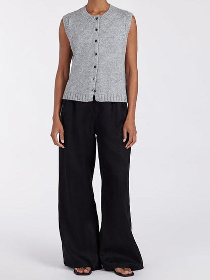 Effortlessly Elegant Garment with a Timeless Design
