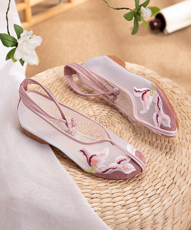 Well Tailored Sandals with a Graceful Silhouette