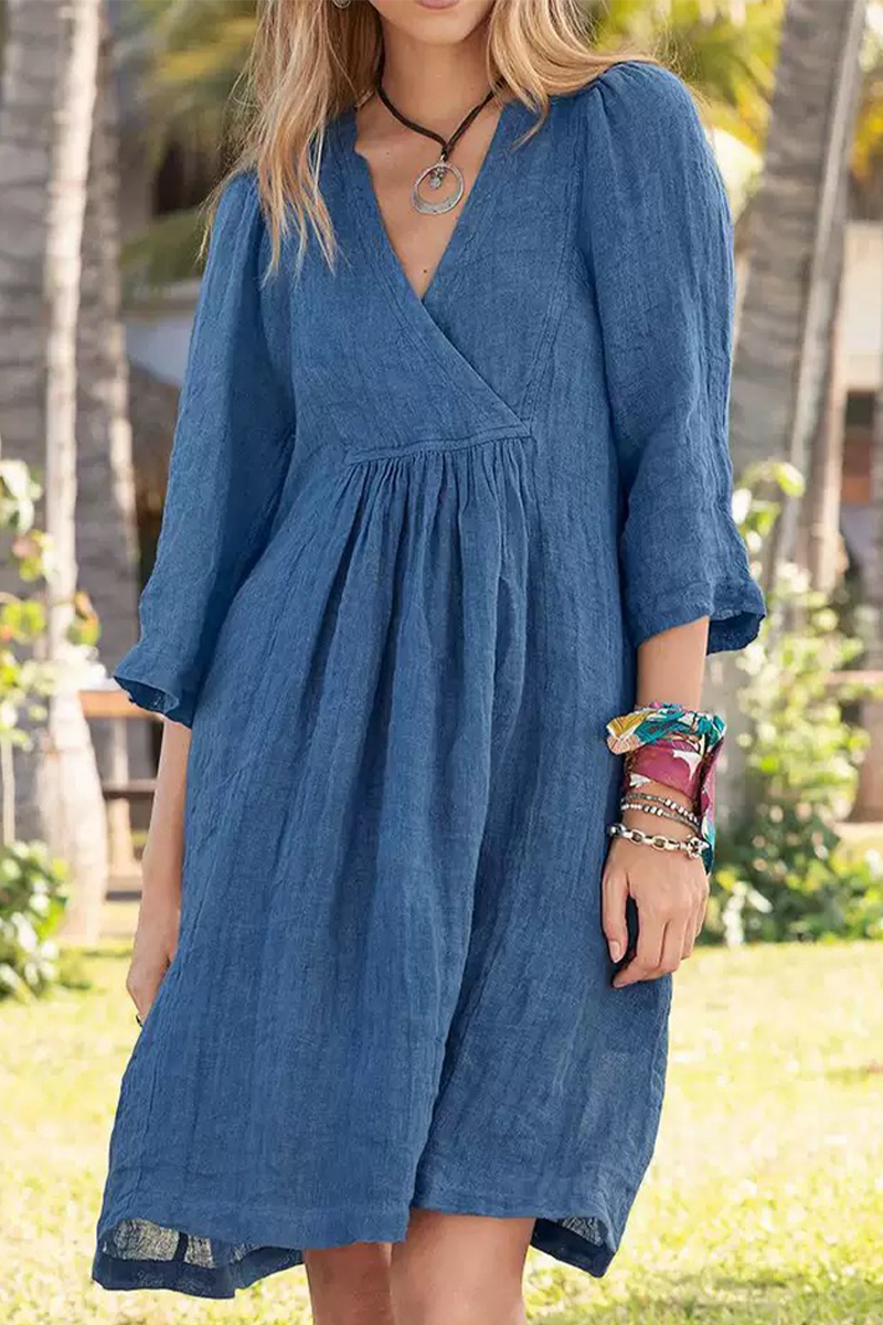 Effortlessly Elegant Dress with a Timeless Design