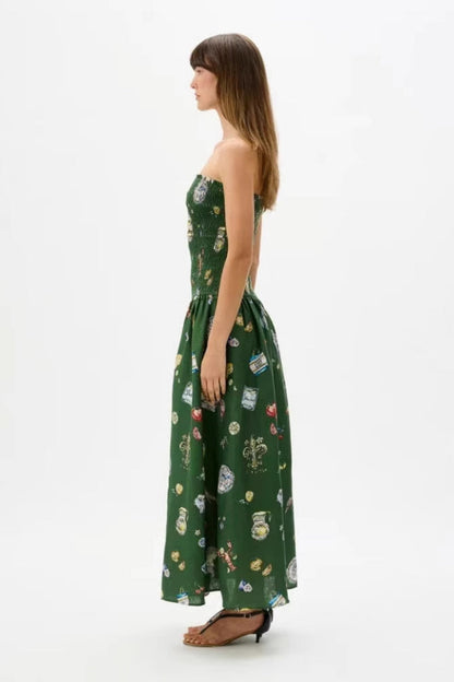 Well Tailored Dress with a Graceful Silhouette