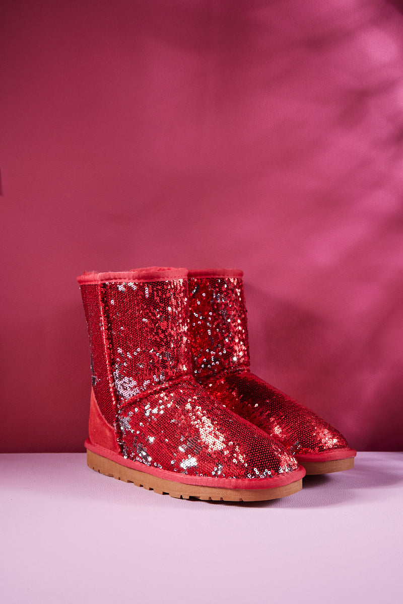 Effortlessly Elegant Boots with a Timeless Design