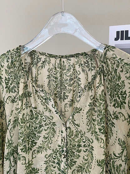 Classic Vintage & Enduringly Stylish Blouse