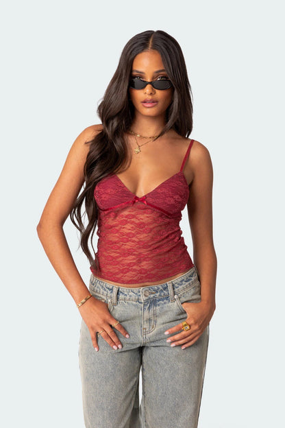 Well Tailored Top with a Graceful Silhouette