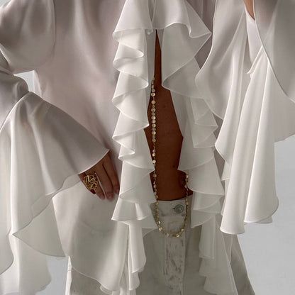 Effortlessly Elegant Blouse with a Timeless Design