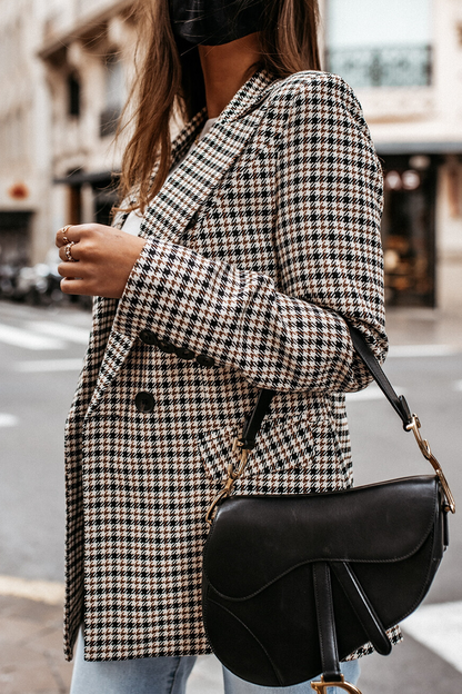 Effortlessly Elegant Garment with a Timeless Design