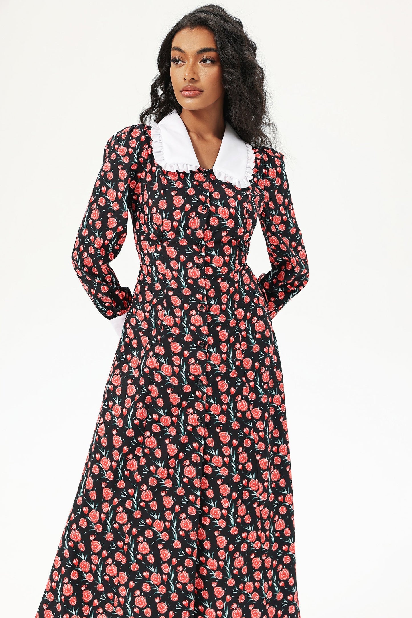 Beautifully Finished Dress in a Timeless Design