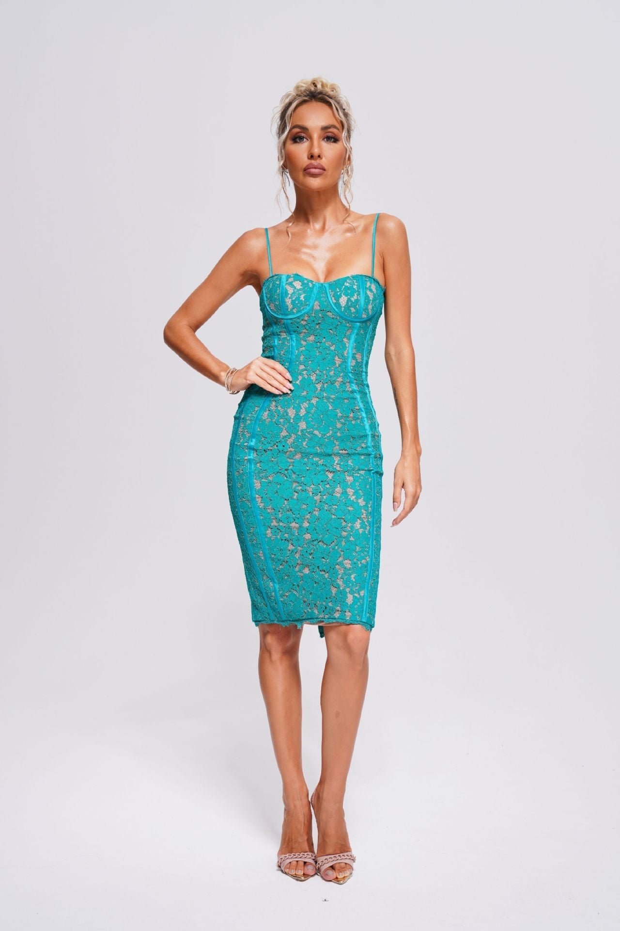 Gracefully Styled Dress for Any Occasion