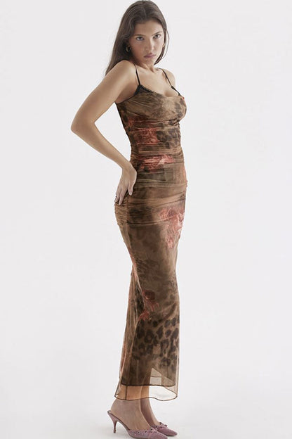 Gracefully Styled Dress for Any Occasion