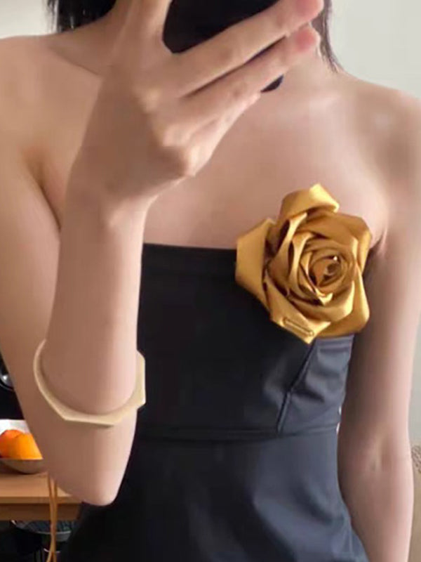 Sophisticated Garment with a Clean Classic Look