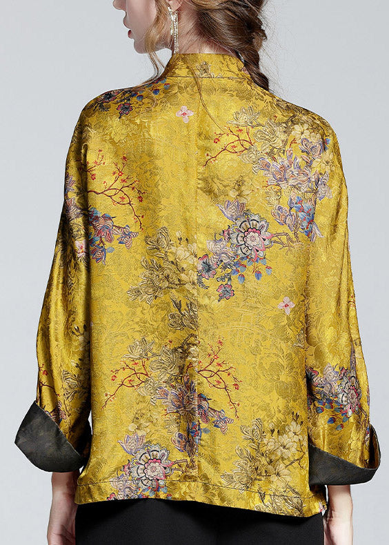 A Vintage Style Coat with Delicate Timeless Details