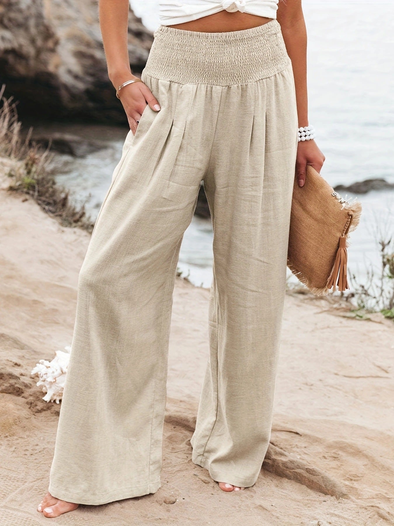 Well Tailored Trousers with a Graceful Silhouette