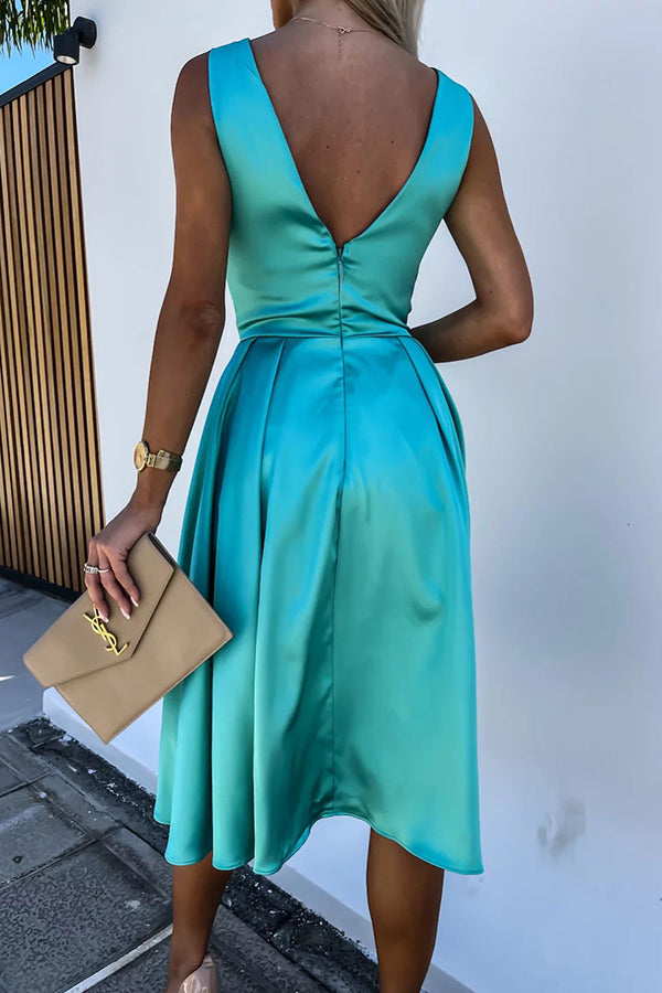 Sophisticated Dress with a Clean Classic Look
