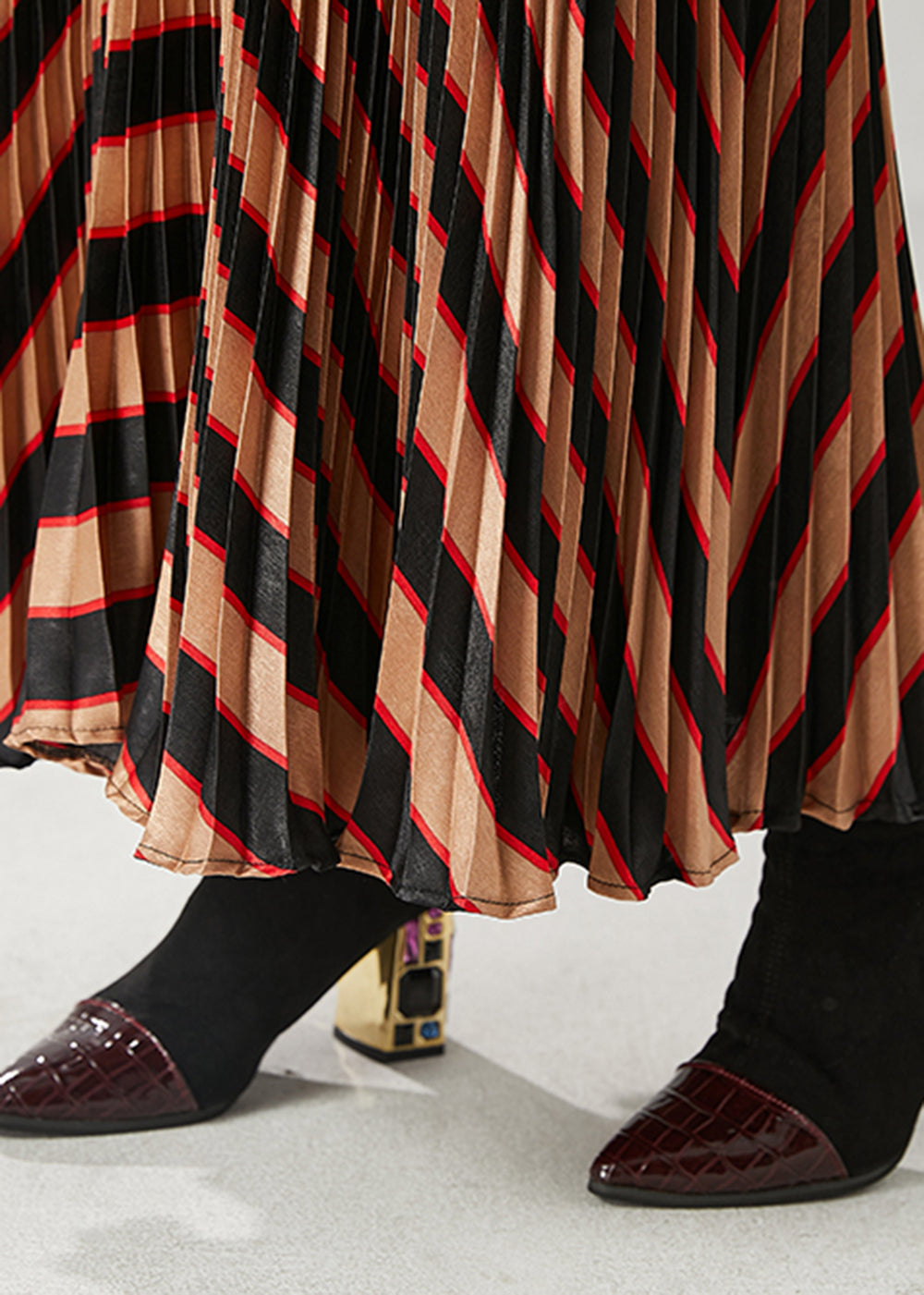Effortlessly Elegant Garment with a Timeless Design