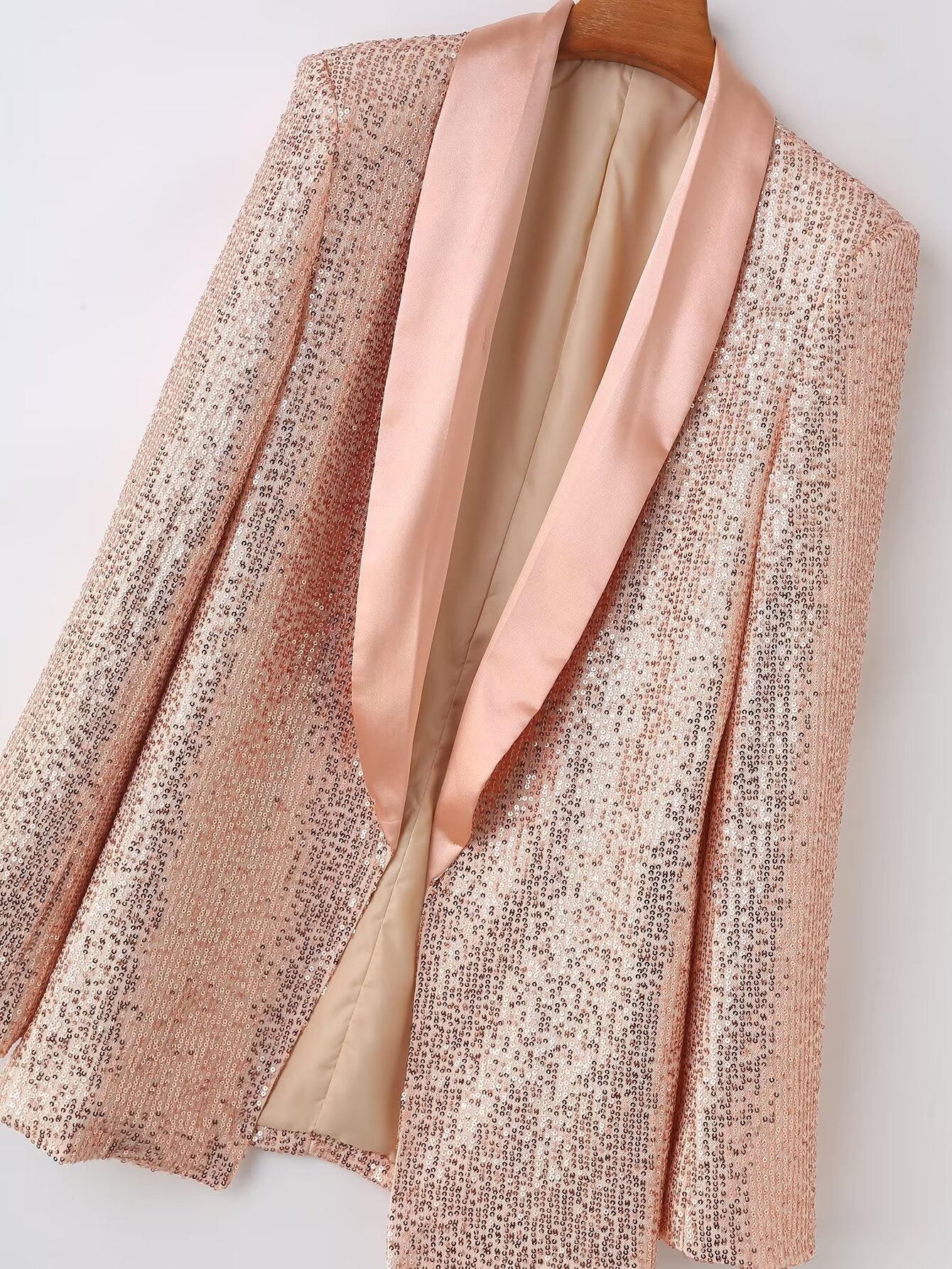 Well Tailored Garment with a Graceful Silhouette