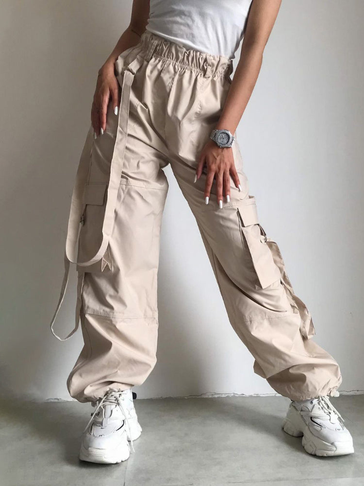 Effortlessly Elegant Pants with a Timeless Design