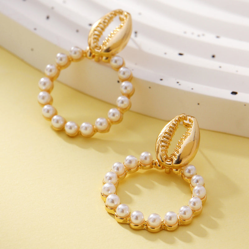 Effortlessly Elegant Garment with a Timeless Design