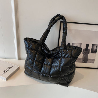 Effortlessly Elegant Bag with a Timeless Design