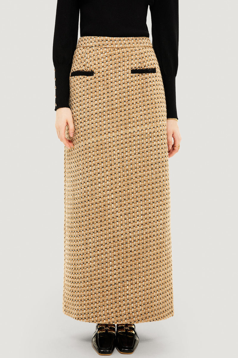 Gracefully Styled Garment for Any Occasion