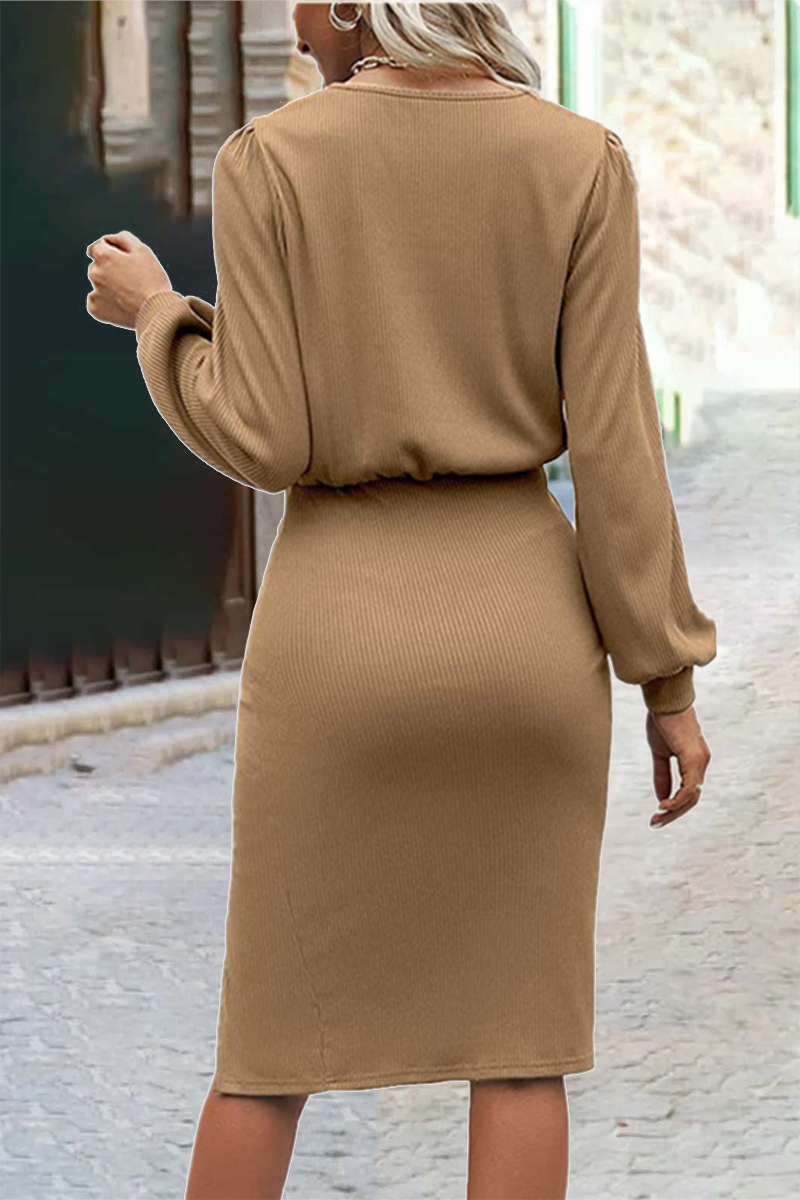 Effortlessly Elegant Dress with a Timeless Design