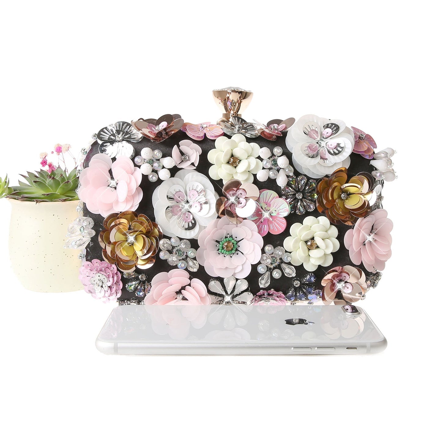 Classic Vintage Bag with a Flattering Fit