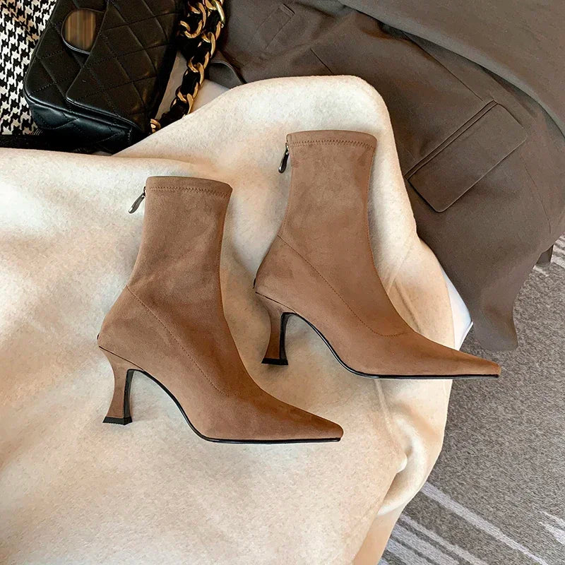Polished Boots with an Effortless Classic Look