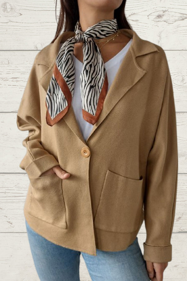 Well Tailored Jacket with a Graceful Silhouette