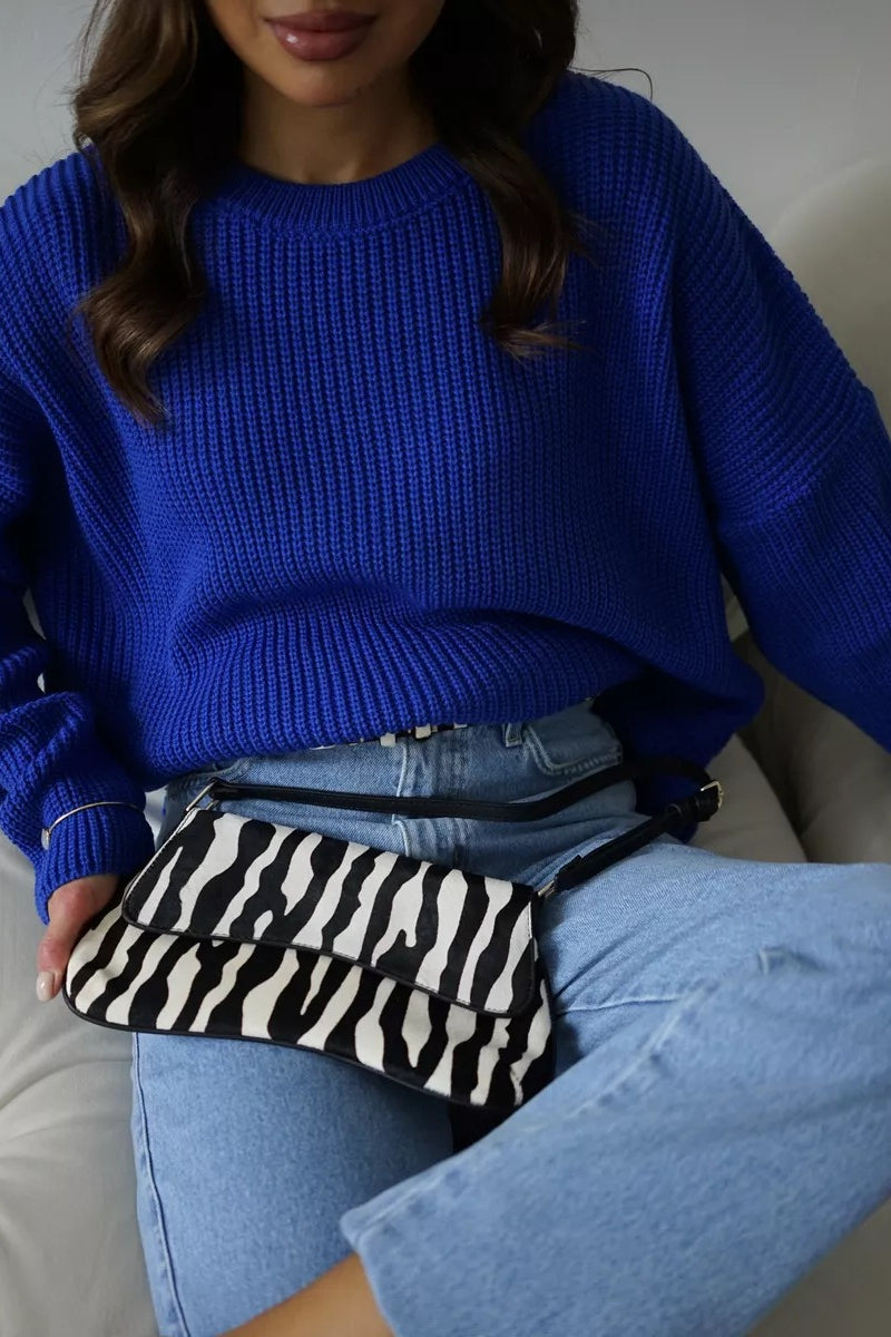 Effortlessly Elegant Sweater with a Timeless Design