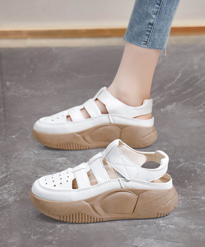 Effortlessly Elegant Sandals with a Timeless Design