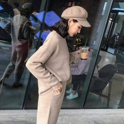 Classic Vintage Sweater with a Flattering Fit