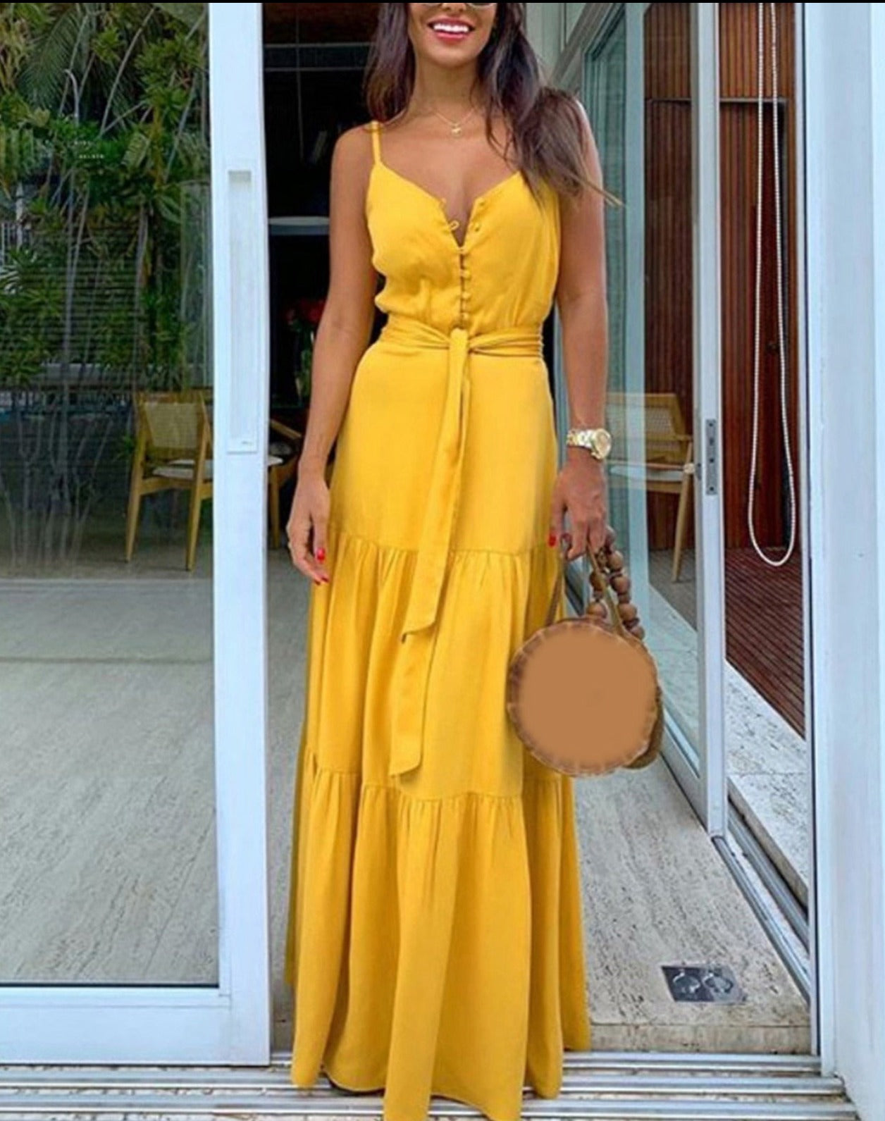 Beautifully Finished Dress in a Timeless Design