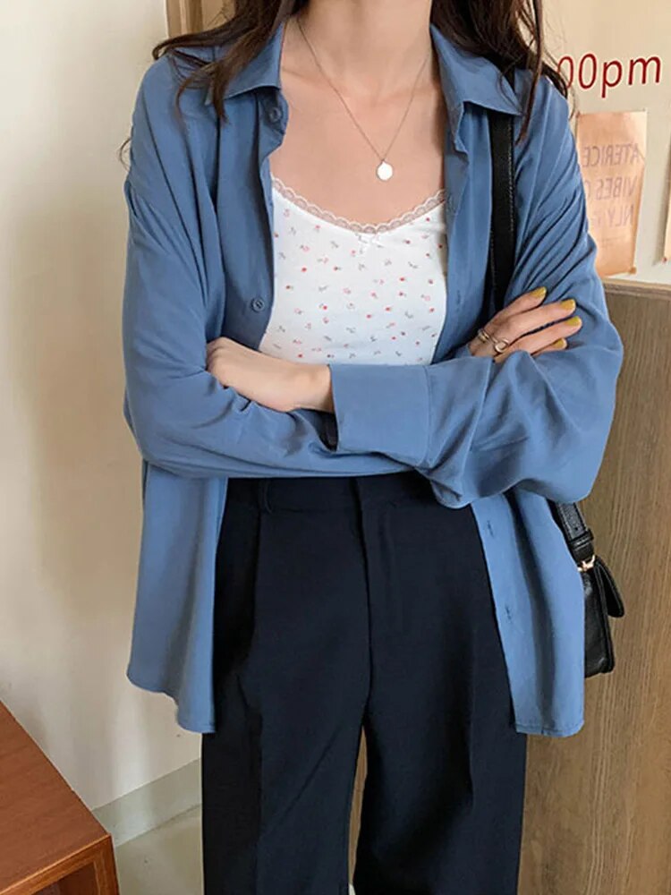 Effortlessly Elegant Top with a Timeless Design