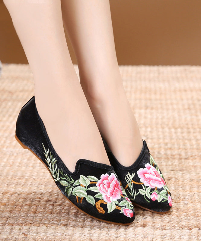 Polished Shoes with an Effortless Classic Look