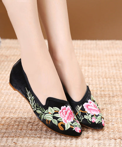 Polished Shoes with an Effortless Classic Look