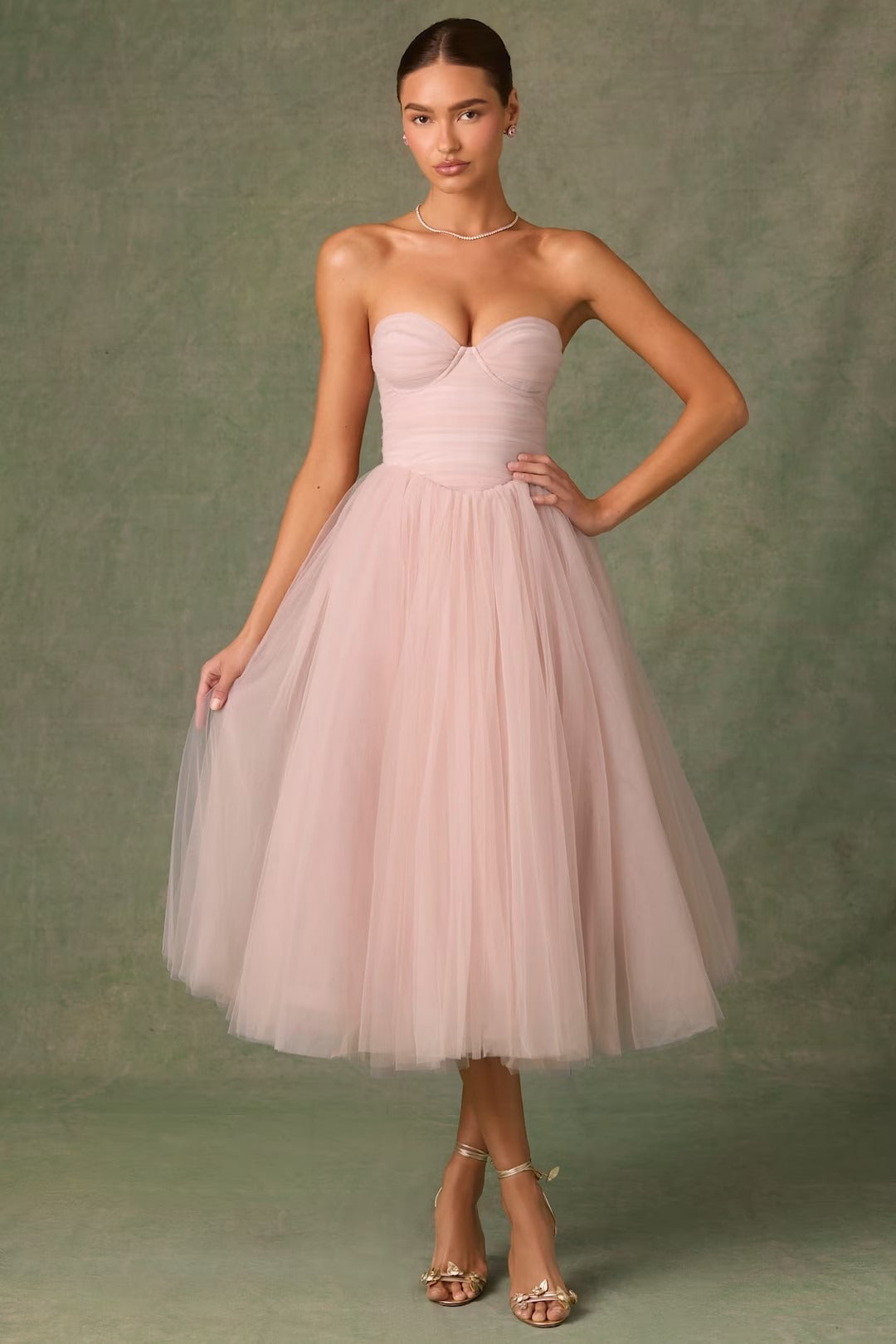 Classic Vintage Dress with a Flattering Fit