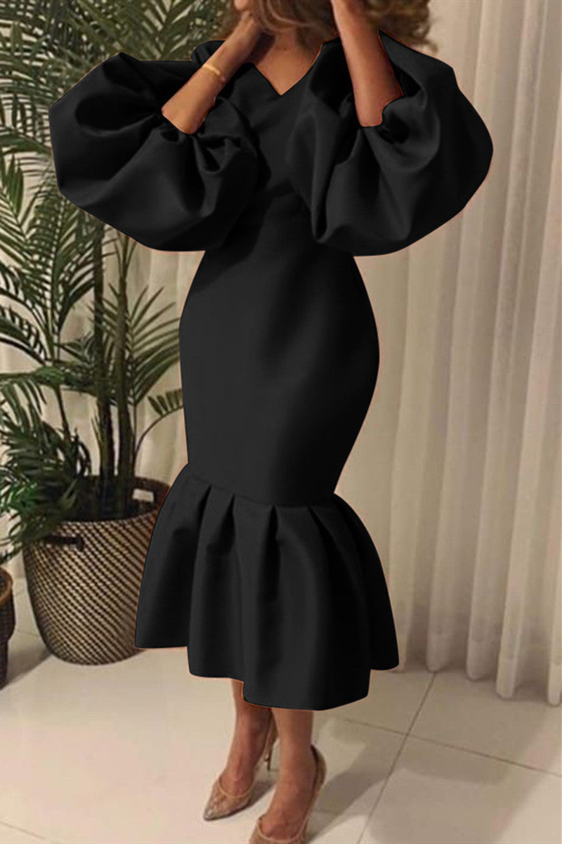 Beautifully Finished Dress in a Timeless Design