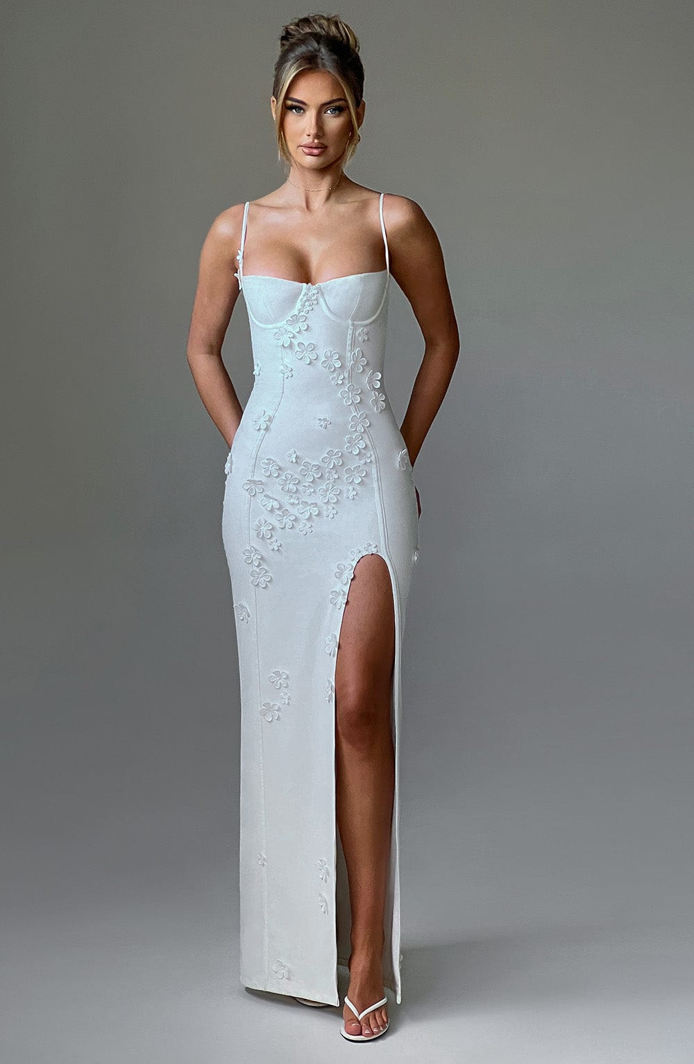 Beautifully Finished Dress in a Timeless Design
