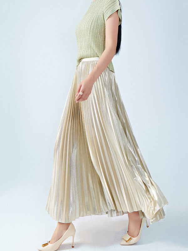 Gracefully Styled Garment for Any Occasion