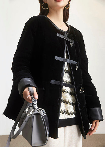 Beautifully Finished Coat in a Timeless Design
