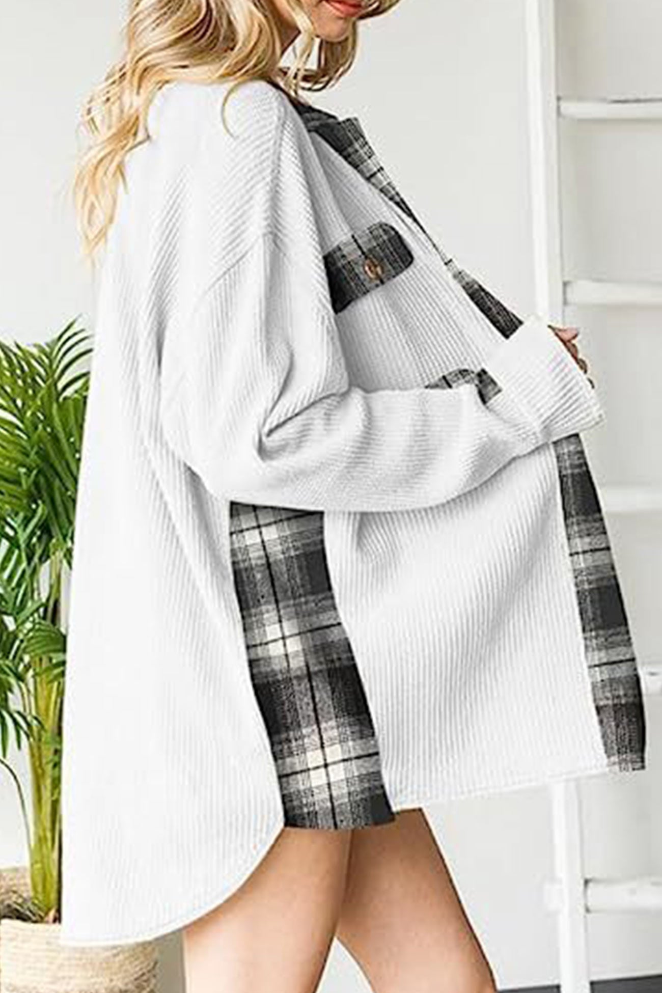 Well Tailored Blouse with a Graceful Silhouette