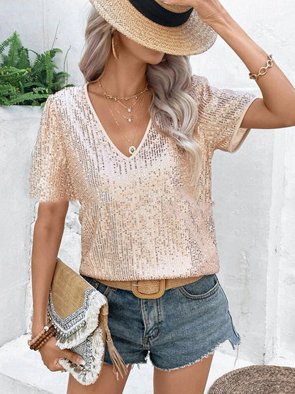 Effortlessly Elegant T-Shirt with a Timeless Design