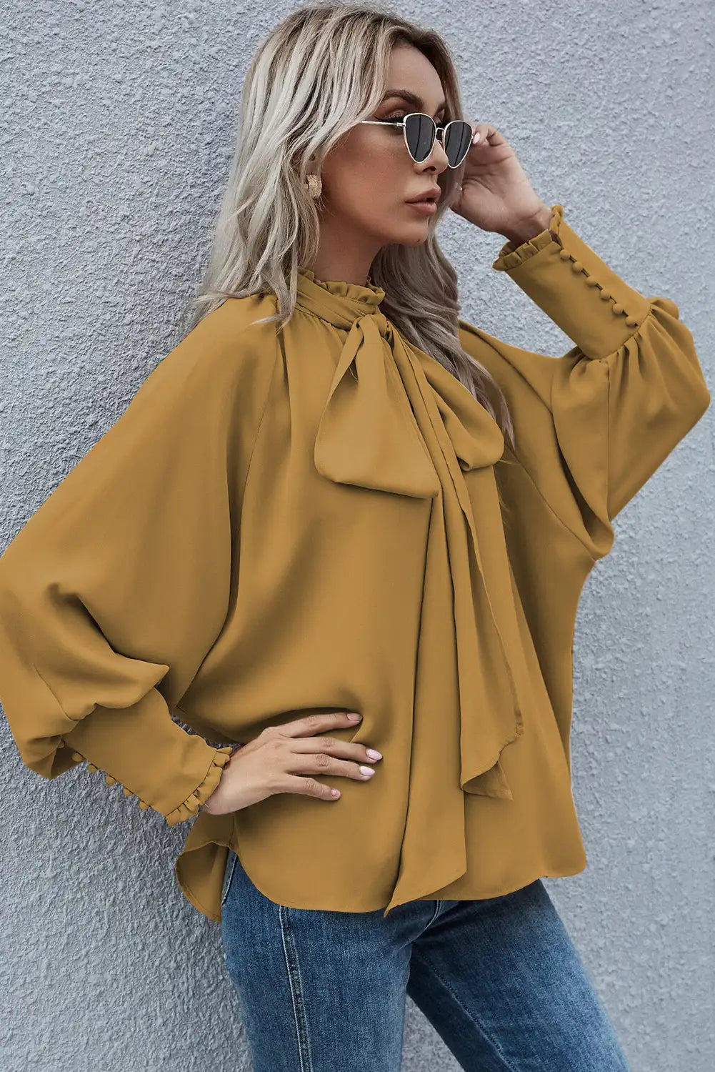 Well Tailored Blouse with a Graceful Silhouette