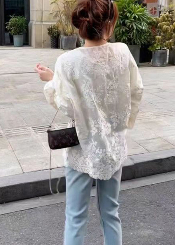 Well Tailored Blouse with a Graceful Silhouette
